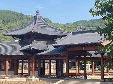 探究古建筑設(shè)計(jì)在佛教寺廟中的文化符號與現(xiàn)代設(shè)計(jì)的融合